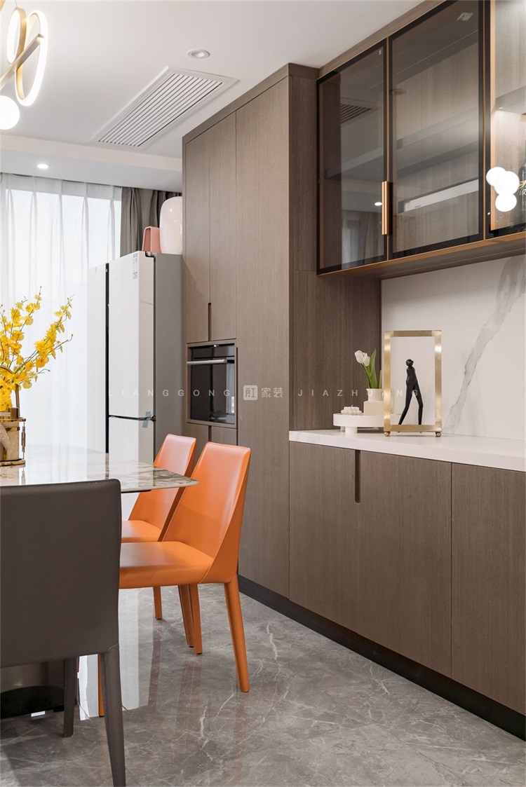 135㎡轻奢风格餐厅装修案例