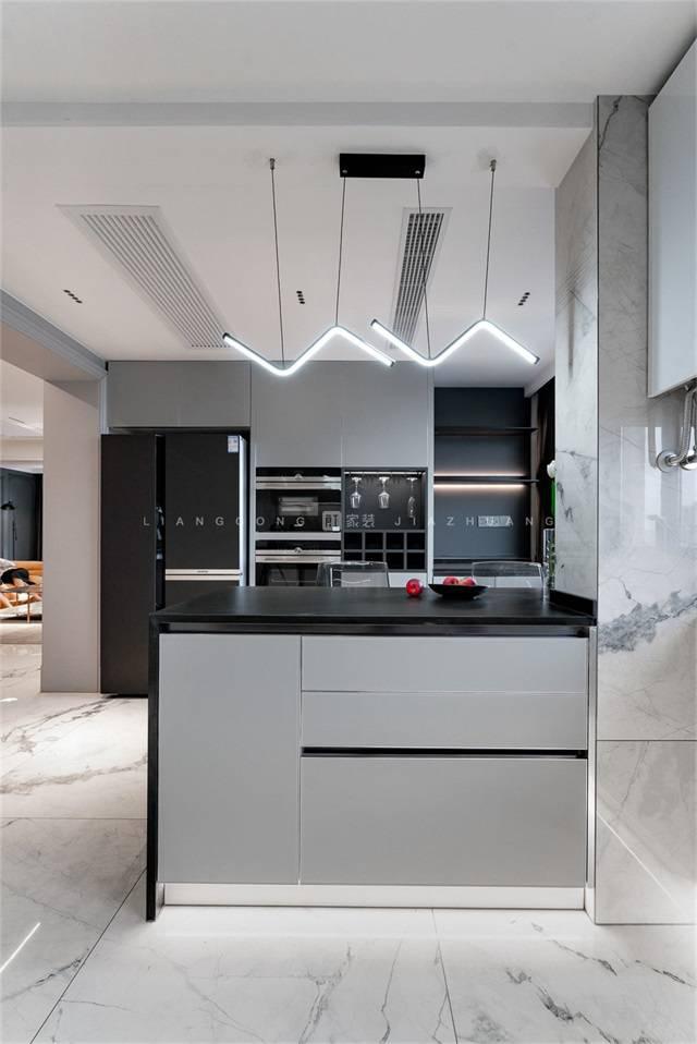 现代法式风格厨房装修效果图