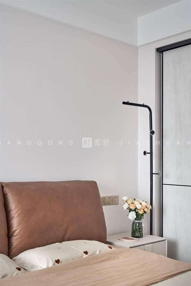 现代简约风格卧室装修效果图